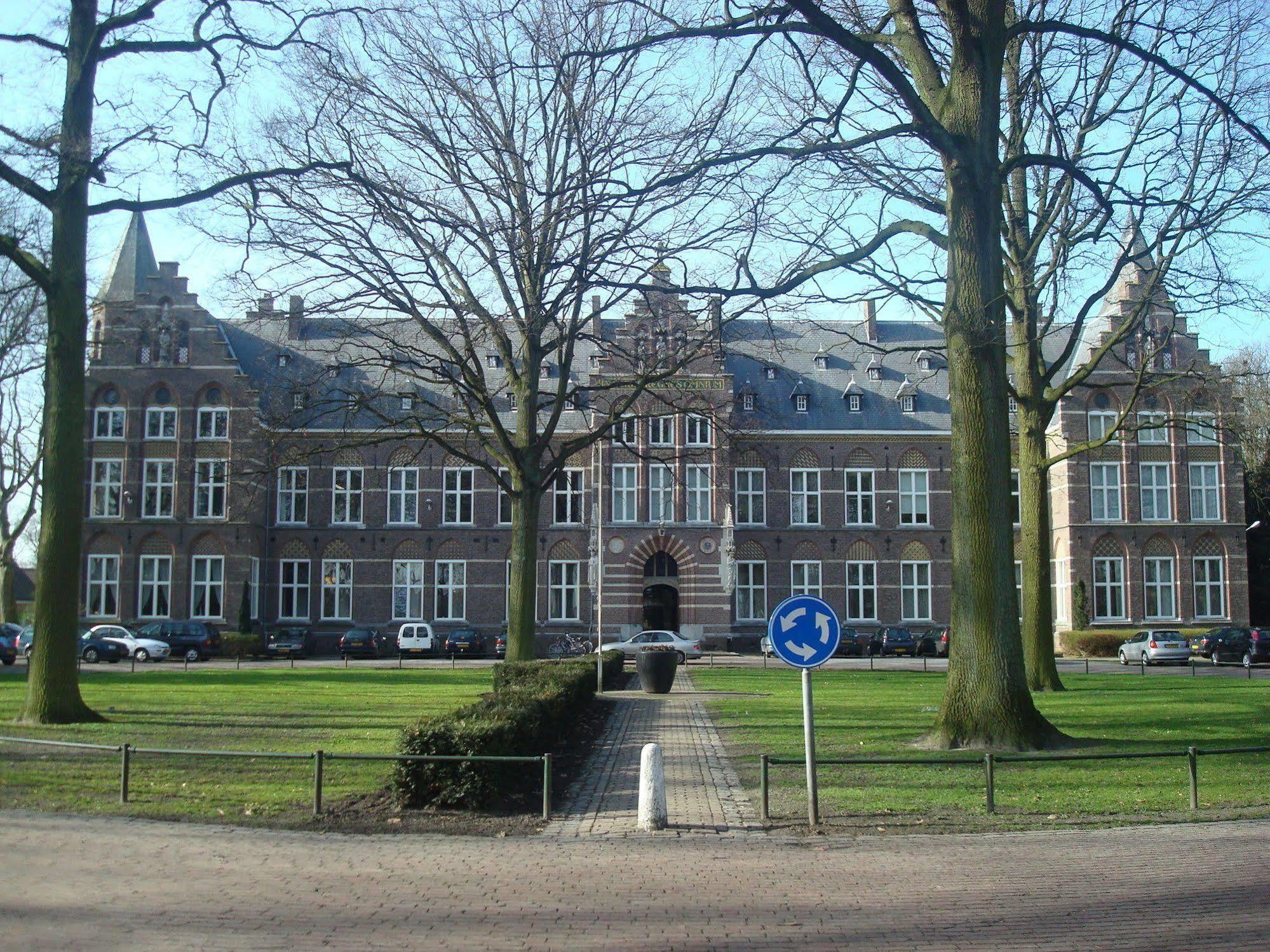 Conferentiecentrum Hotel Bovendonk Hoeven Exterior photo